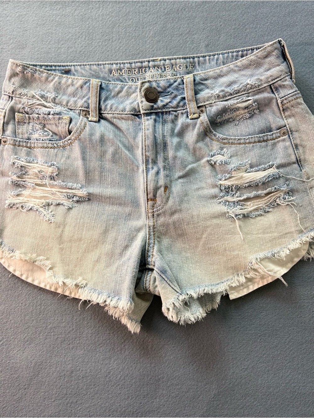 American Eagle Size 4 Distressed Cutoff Denim Shorts Y2K